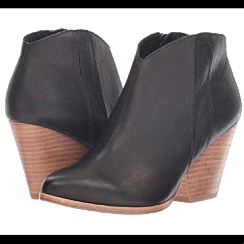 Eileen Fisher Trail Leather Ankle Booties